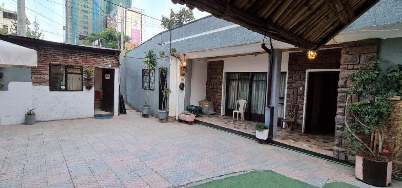 Lucy Guest House Адис Абеба Екстериор снимка