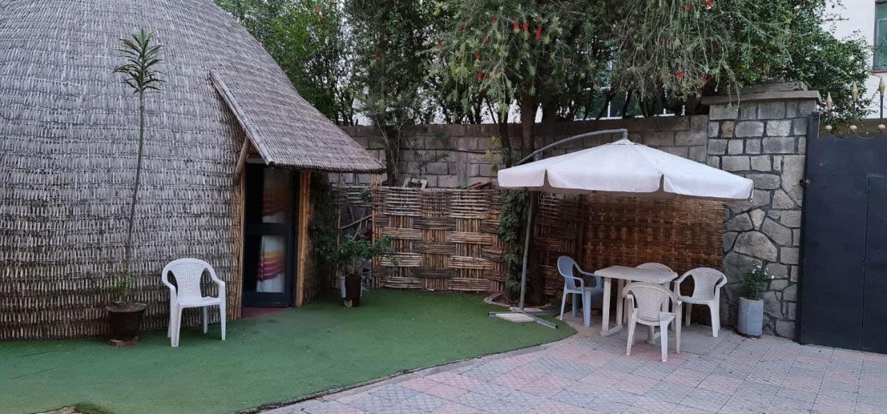 Lucy Guest House Адис Абеба Екстериор снимка