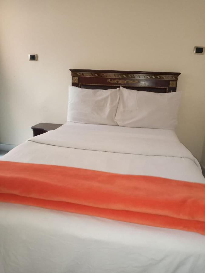 Lucy Guest House Адис Абеба Екстериор снимка