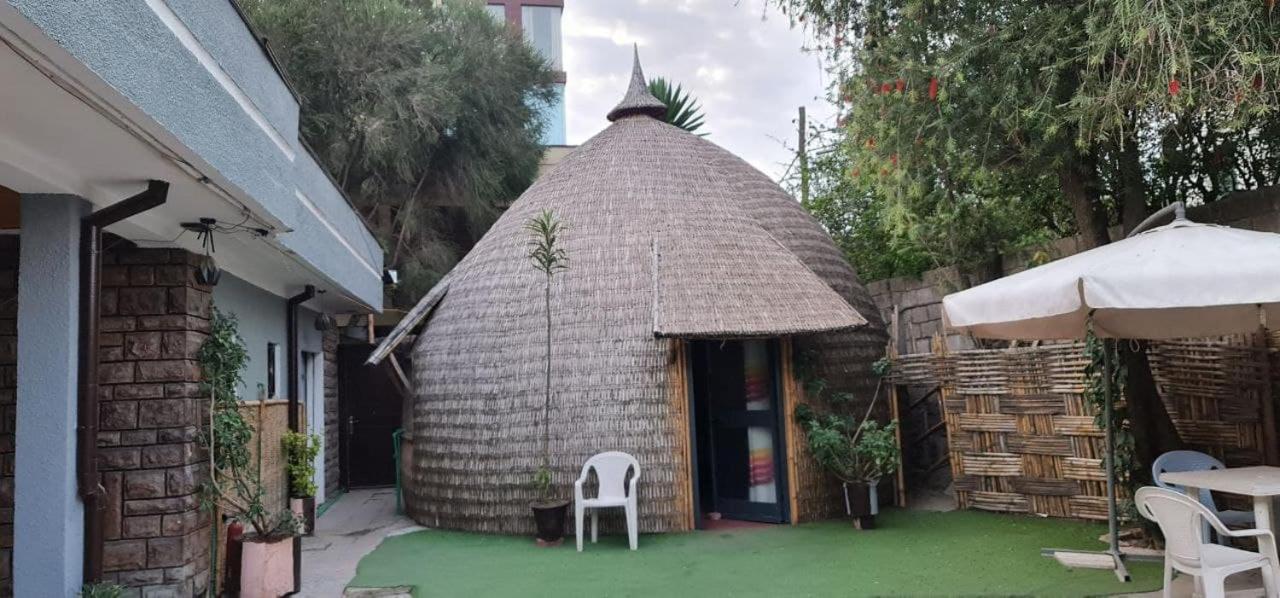 Lucy Guest House Адис Абеба Екстериор снимка