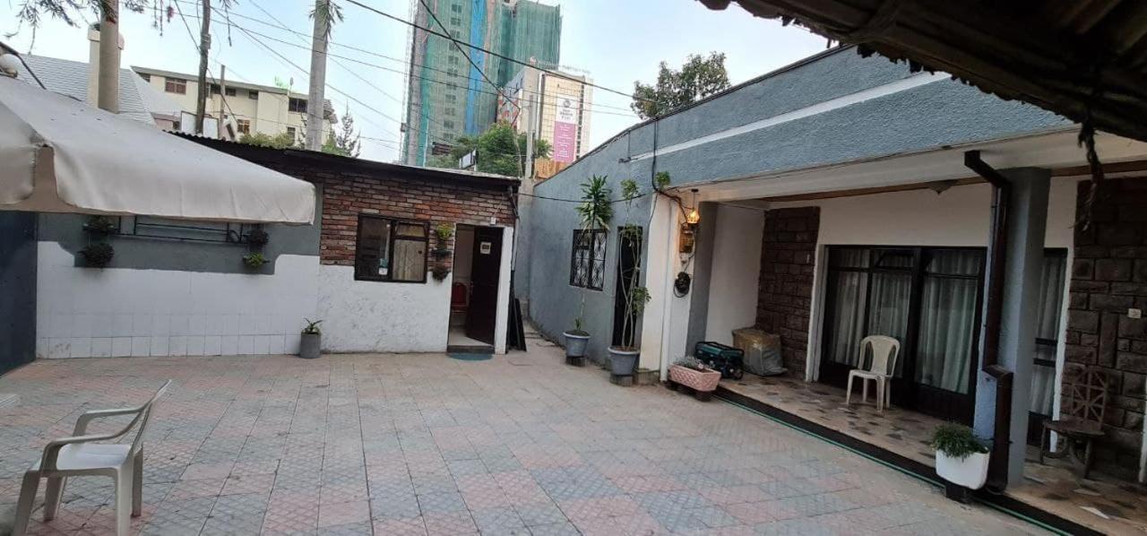 Lucy Guest House Адис Абеба Екстериор снимка