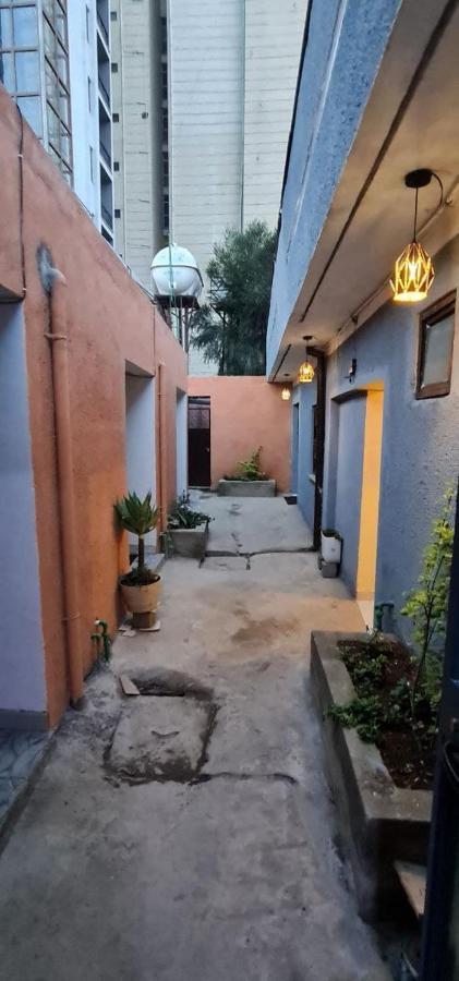 Lucy Guest House Адис Абеба Екстериор снимка